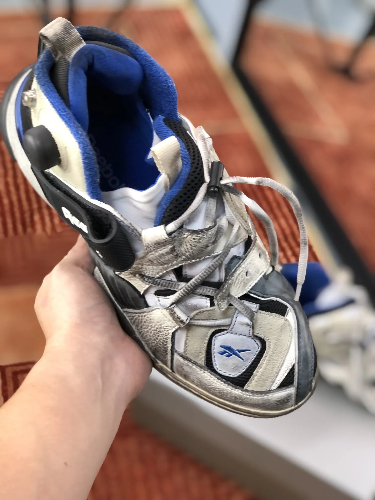 Vetements x Reebok Genetically Modified Pump Distressed Leather Sneakers - White (Replica) | YtaYta