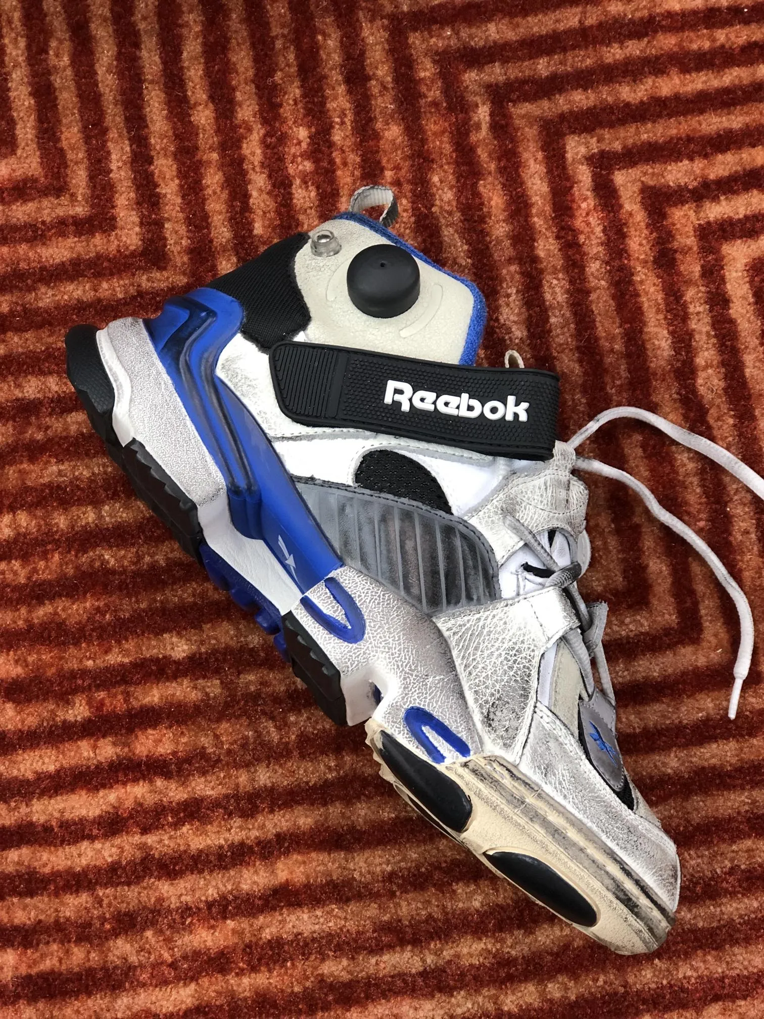 Vetements x Reebok Genetically Modified Pump Distressed Leather Sneakers - White (Replica) | YtaYta