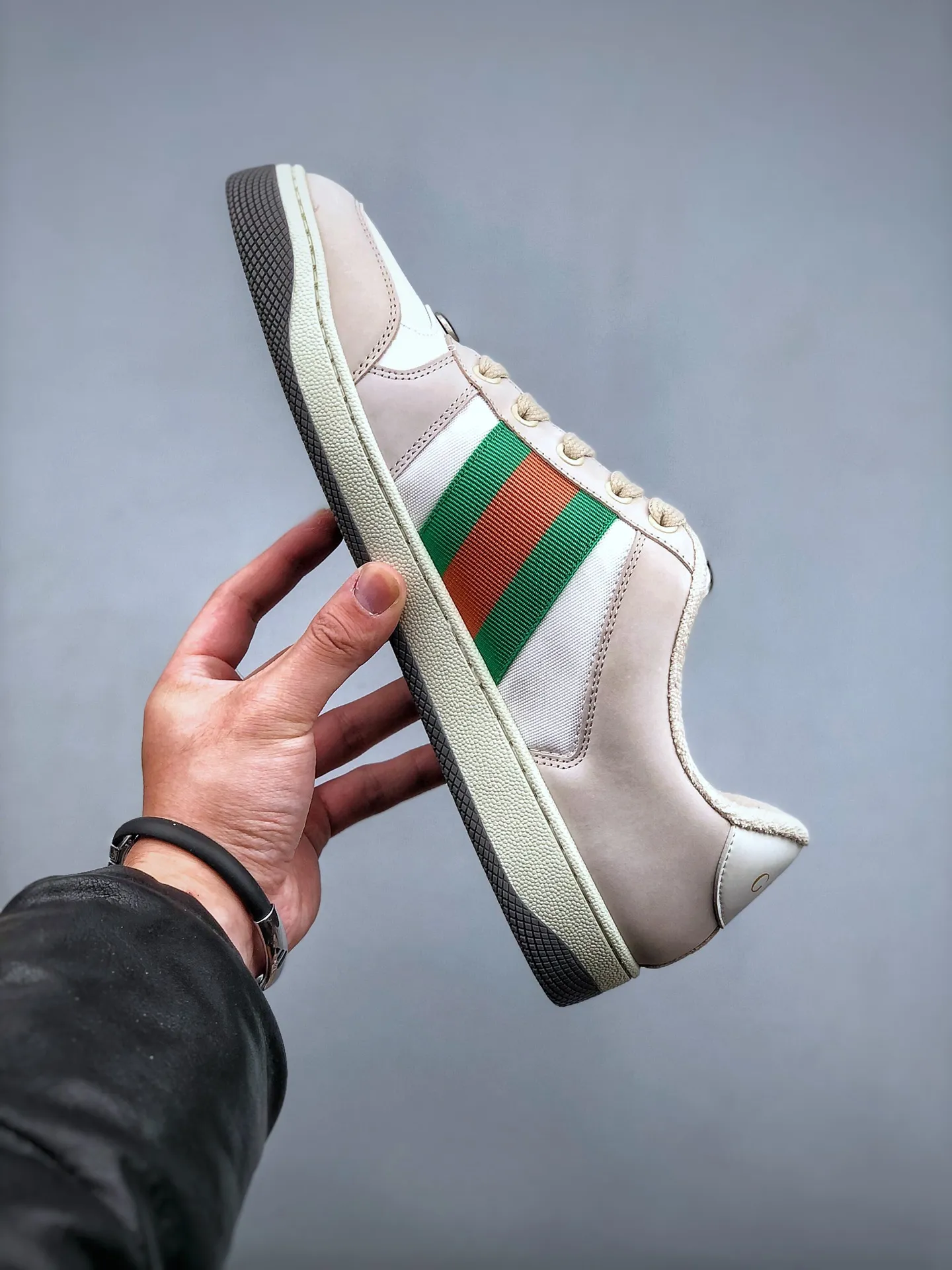 Gucci Beige Screener Leather Low-Top Sneakers Replica: Style and Savings | YtaYta