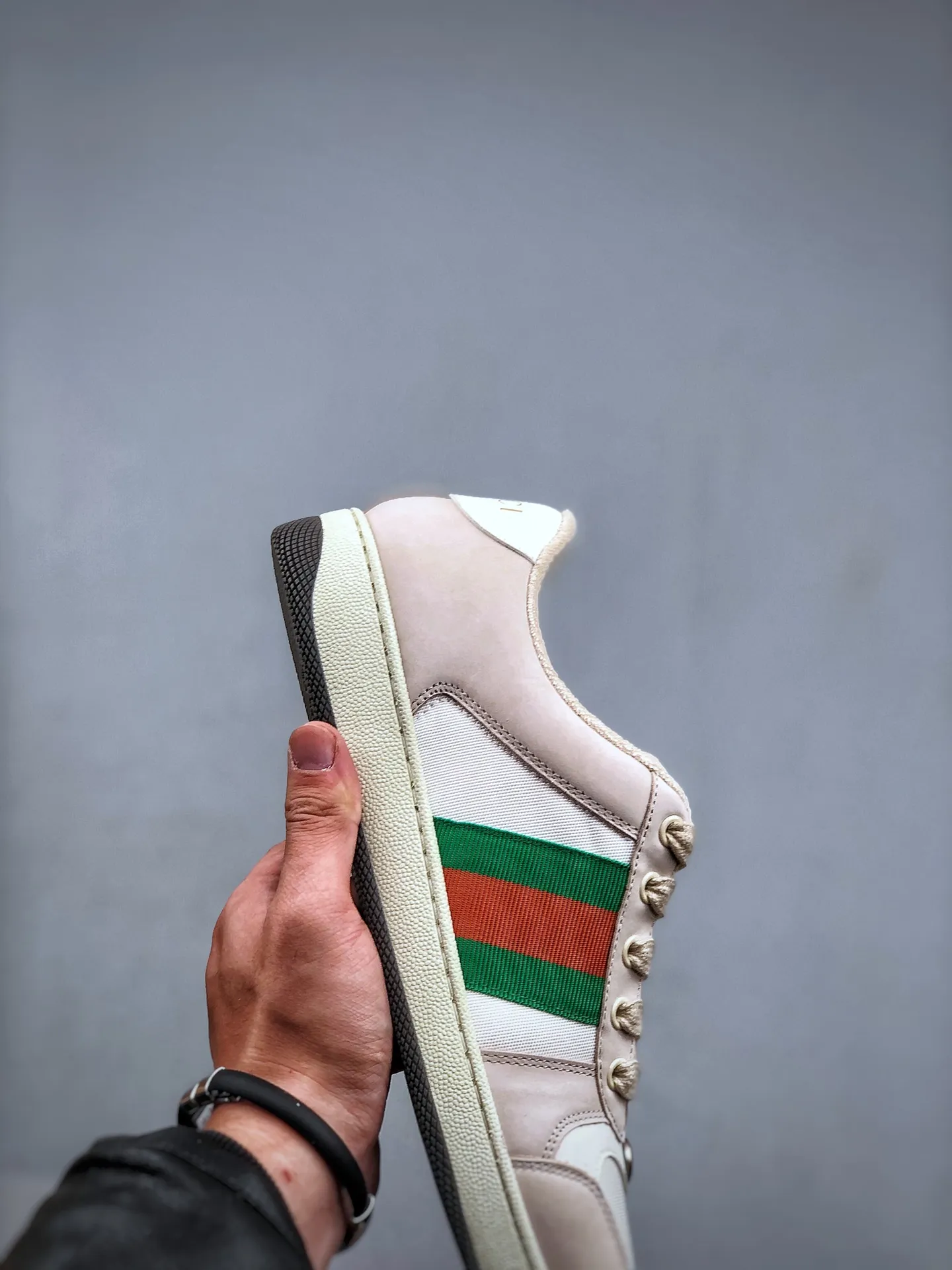 Gucci Beige Screener Leather Low-Top Sneakers Replica: Style and Savings | YtaYta