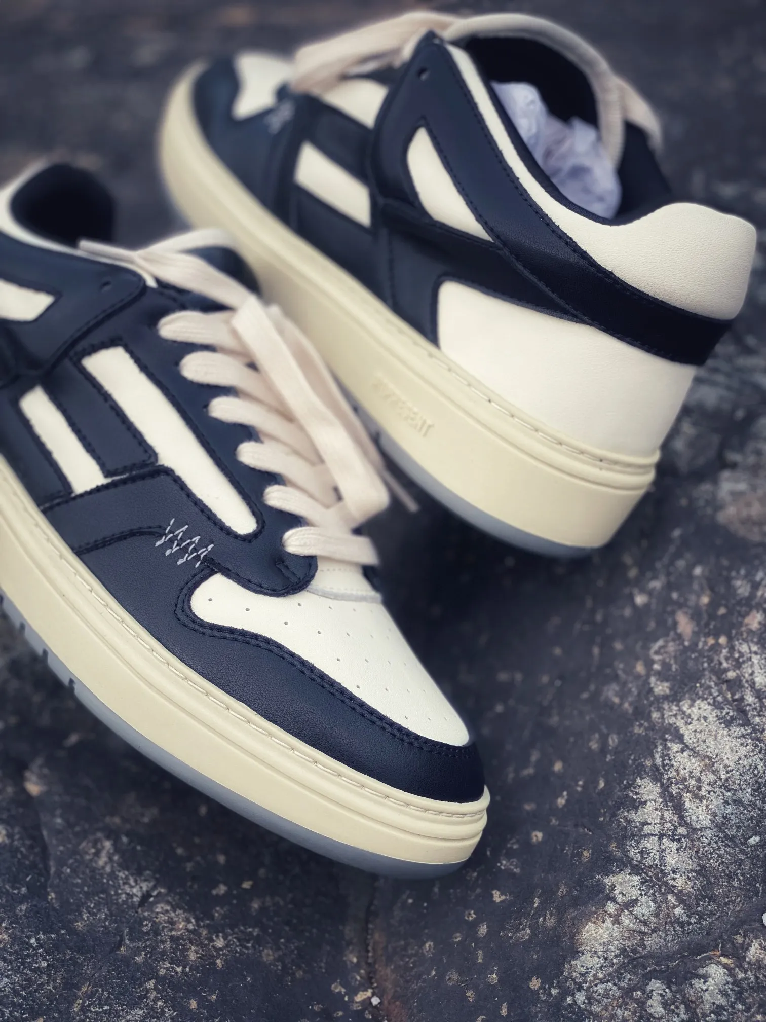 Replica Represent Reptor Low Sneakers: The Black and White Debate | YtaYta