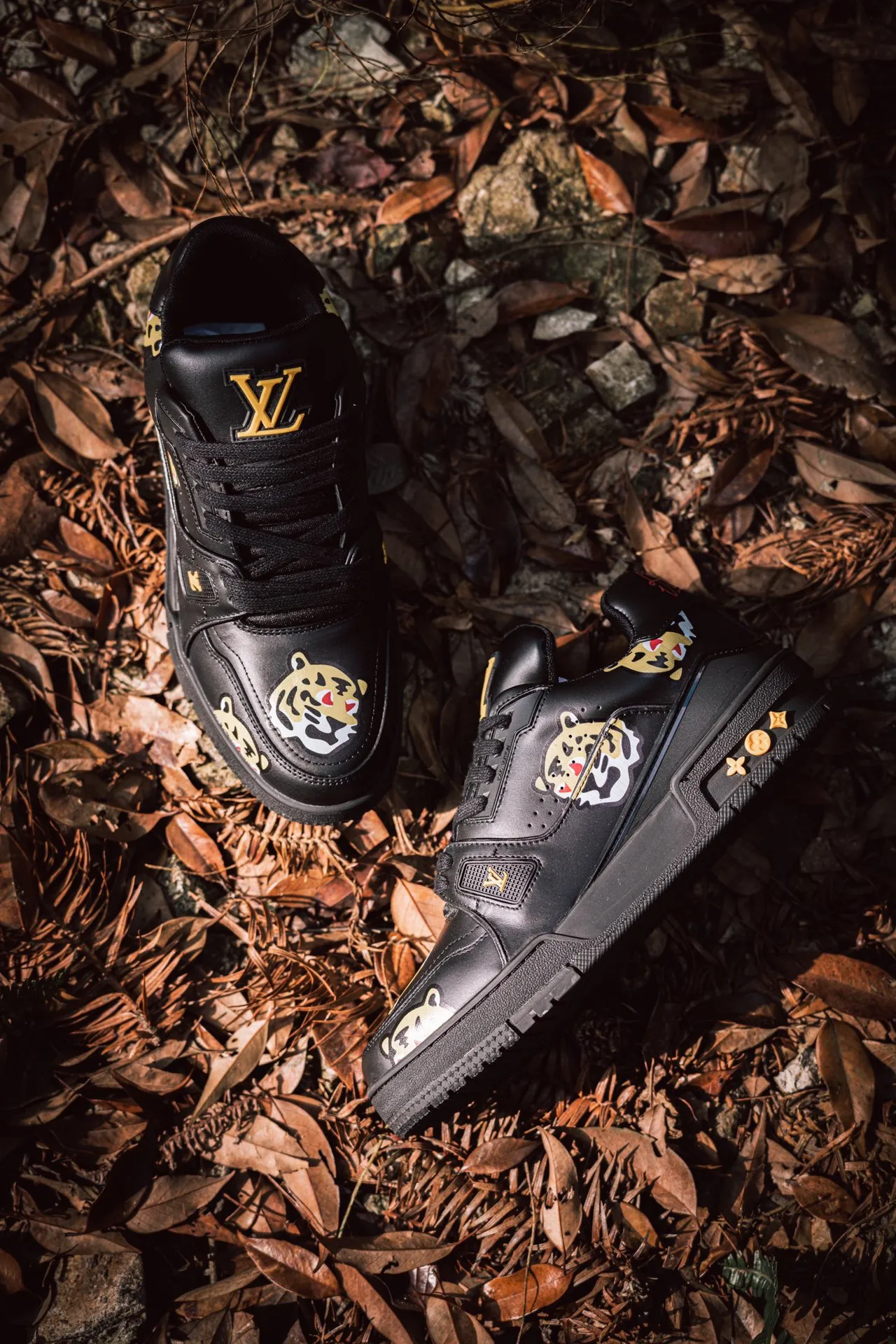 Sophisticated Fake Rep Louis Vuitton and Versace Sneakers: A Comparative Guide | YtaYta