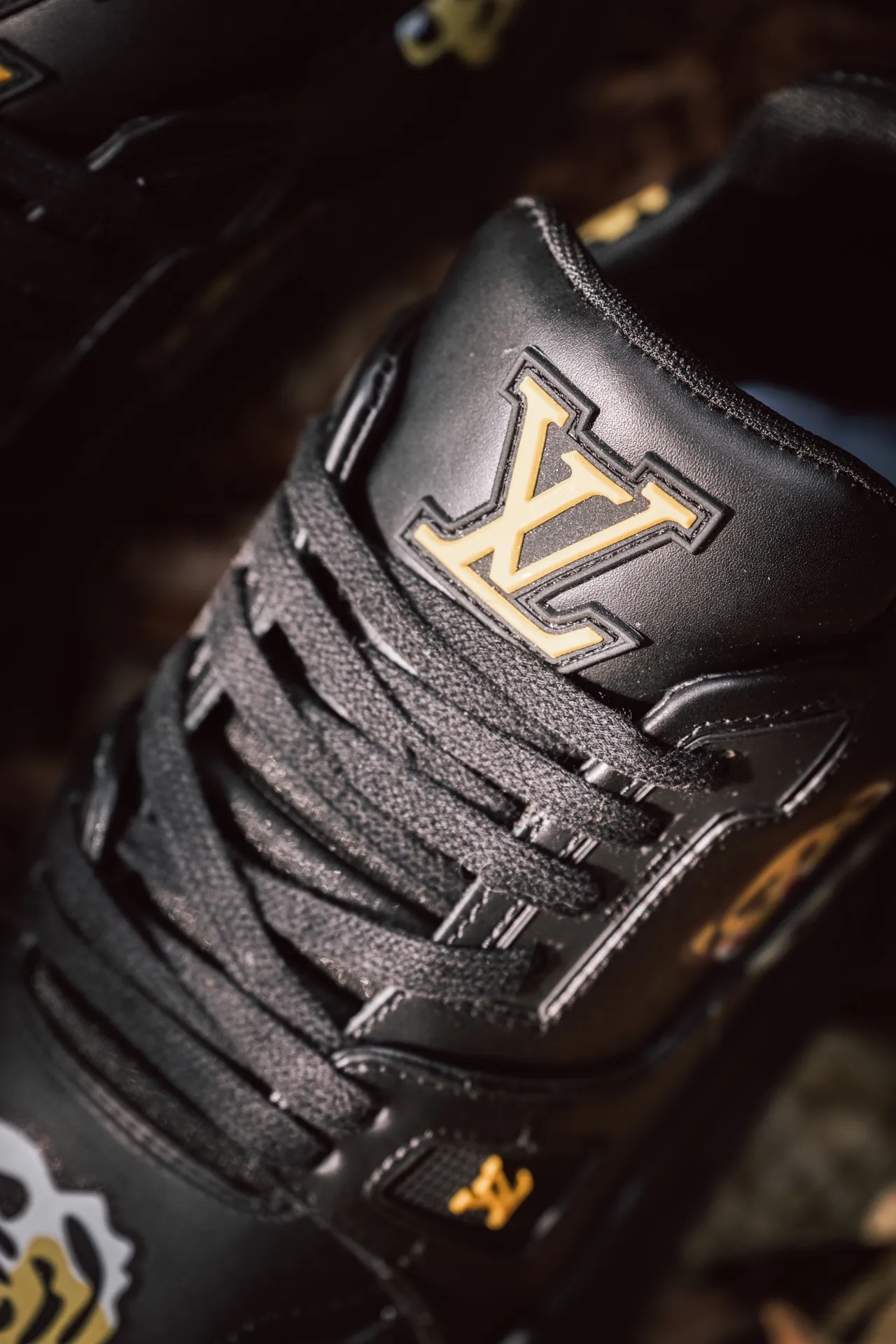 Sophisticated Fake Rep Louis Vuitton and Versace Sneakers: A Comparative Guide | YtaYta