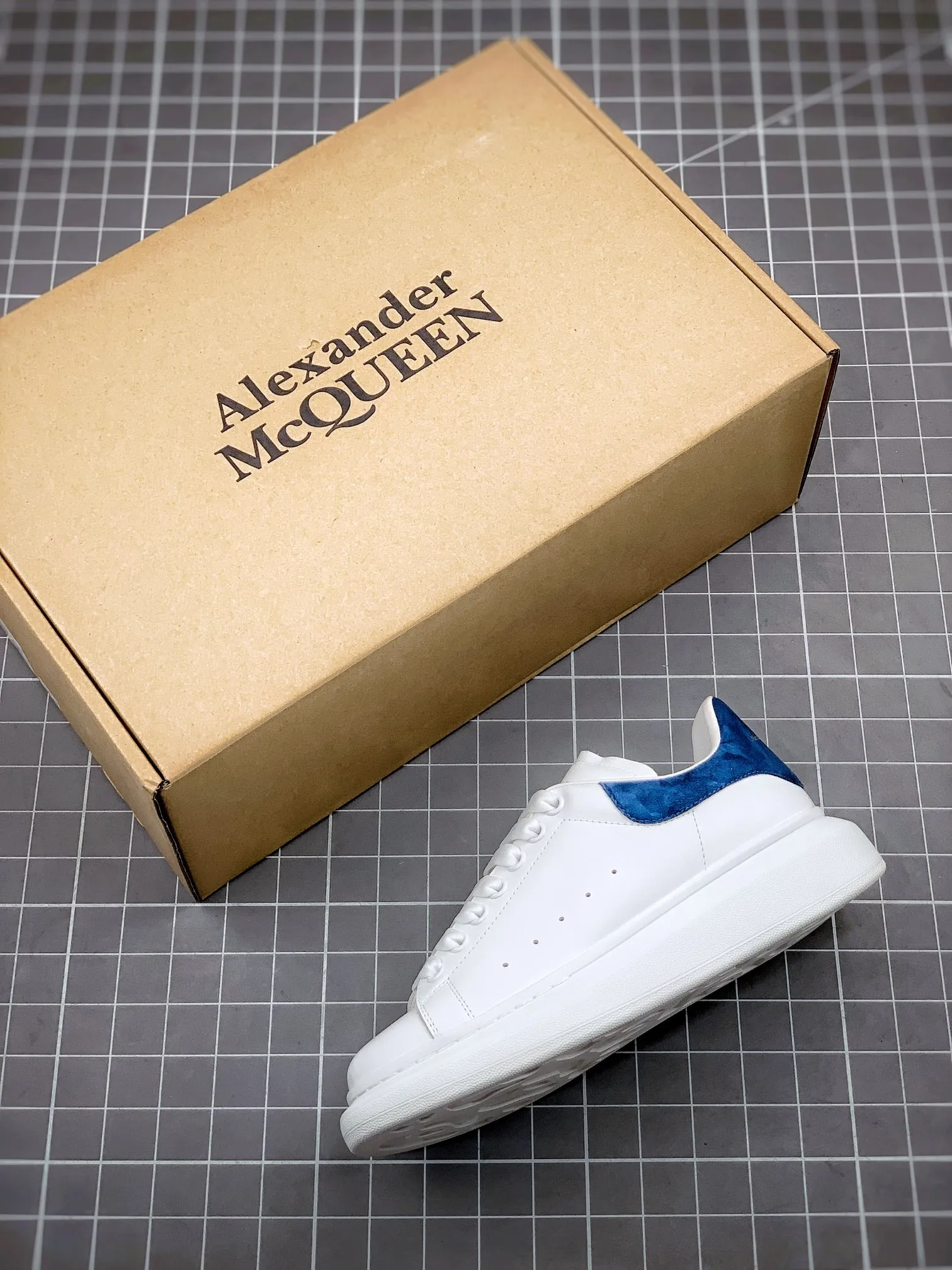 Alexander McQueen Oversized Sneakers - White (Replica) | YtaYta