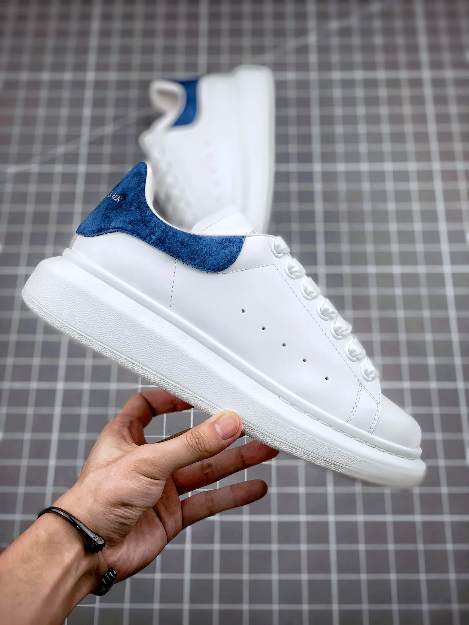 Alexander McQueen Oversized Sneakers - White (Replica) | YtaYta