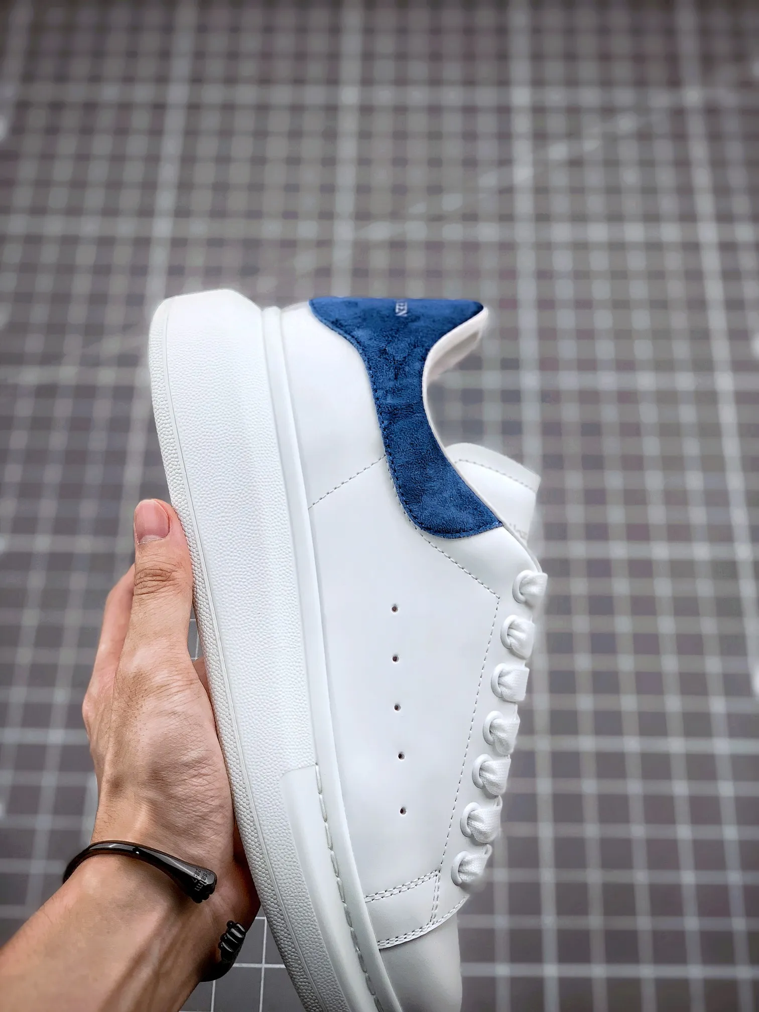 Alexander McQueen Oversized Sneakers - White (Replica) | YtaYta