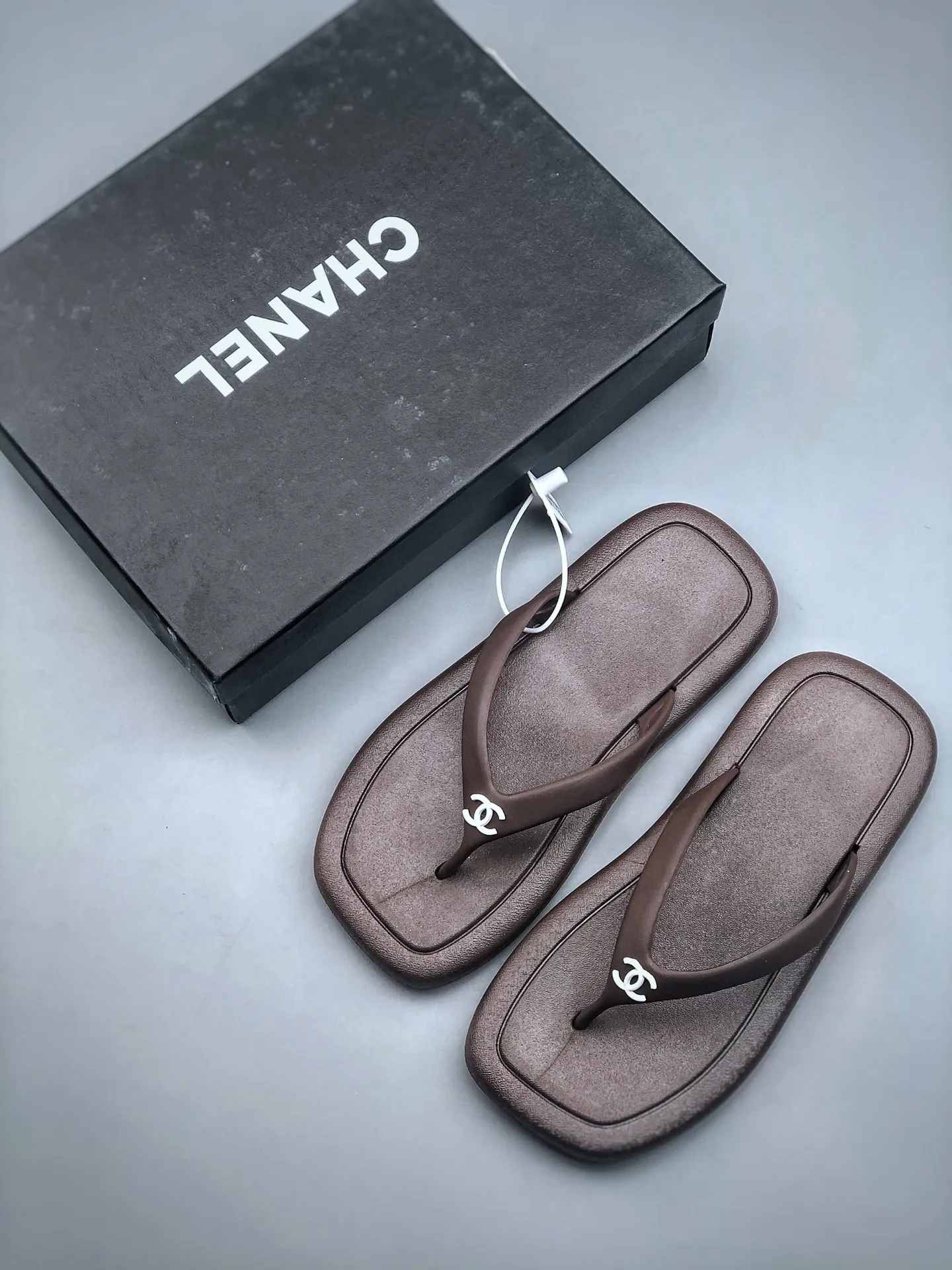 The Best Designer Replica Sandals: Black Editions Unveiled | YtaYta