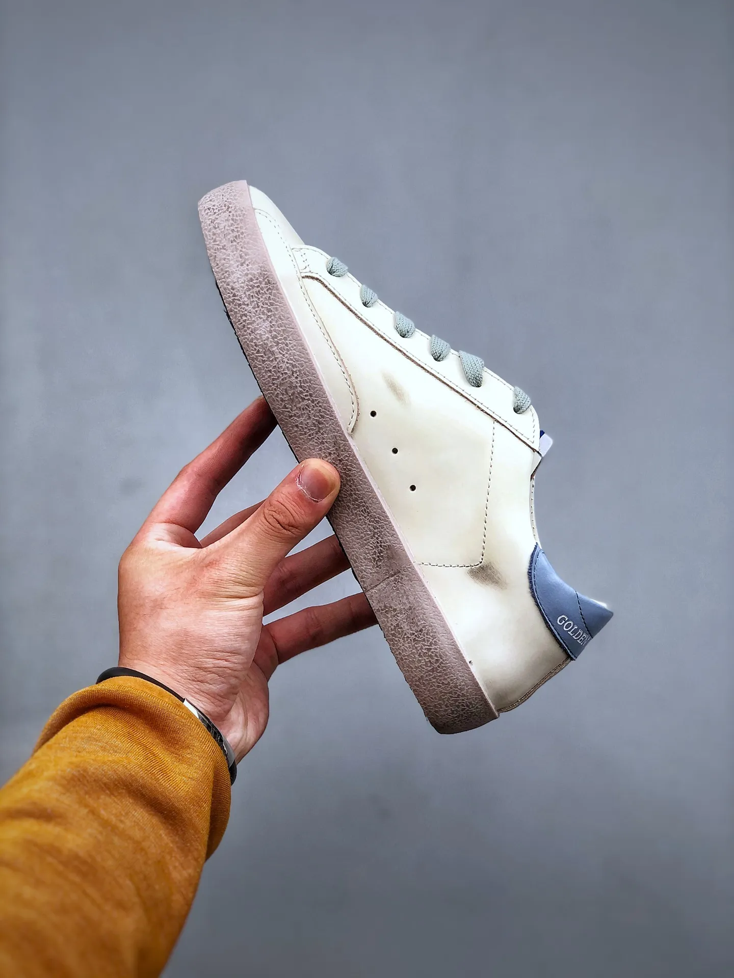 Golden Goose White Leather Super-Star Low-Top Sneakers: Authentic vs. Replica | YtaYta