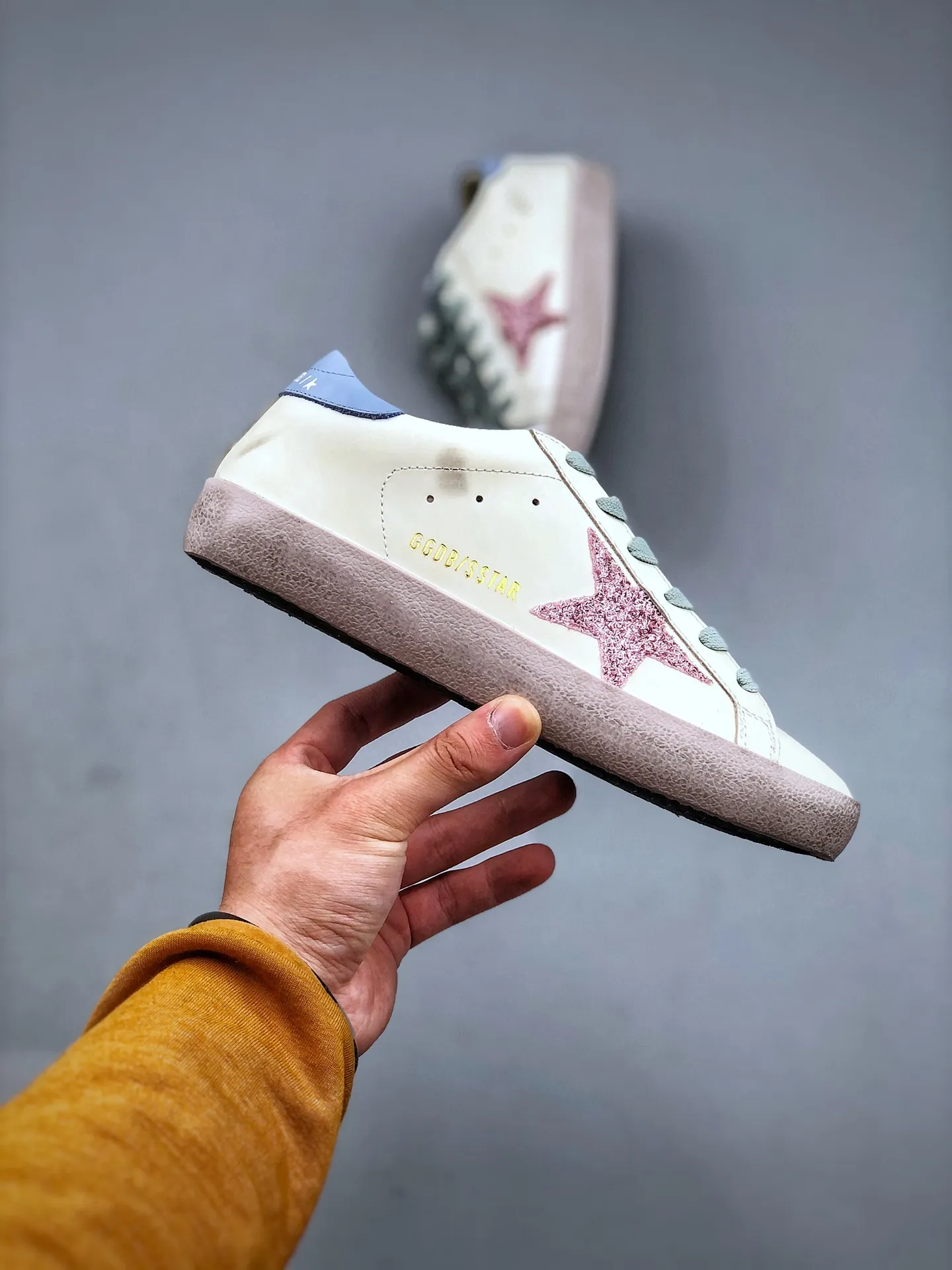 Golden Goose White Leather Super-Star Low-Top Sneakers: Authentic vs. Replica | YtaYta