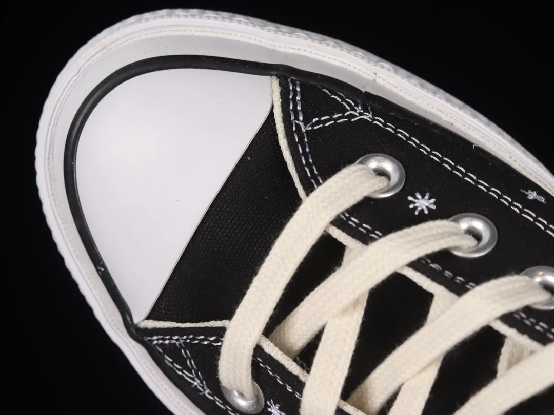 Embroidered Stars on High: A Detailed Look at Fake Rep Replica Converse Sneakers | YtaYta