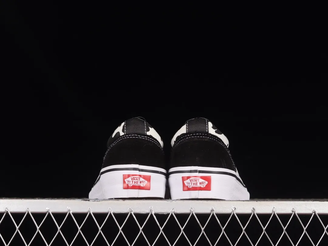 The Intricacies of Replica Vans Old Skool Sneakers: A Deep Dive | YtaYta