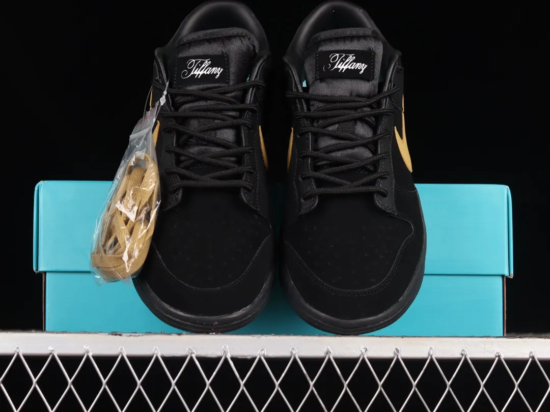 Nike Low Dunk: Exploring the Black/Gold Replica Variants | YtaYta