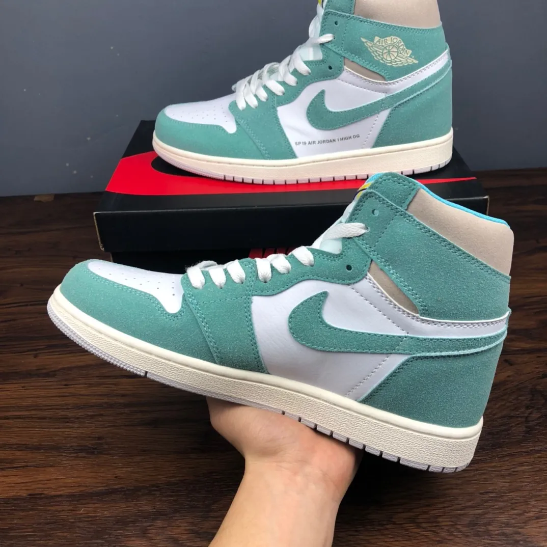 Air Jordan 1 Retro High OG Turbo Green – Excellence in Style and Comfort | YtaYta