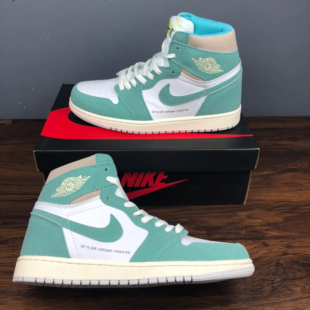 Air Jordan 1 Retro High OG Turbo Green – Excellence in Style and Comfort | YtaYta