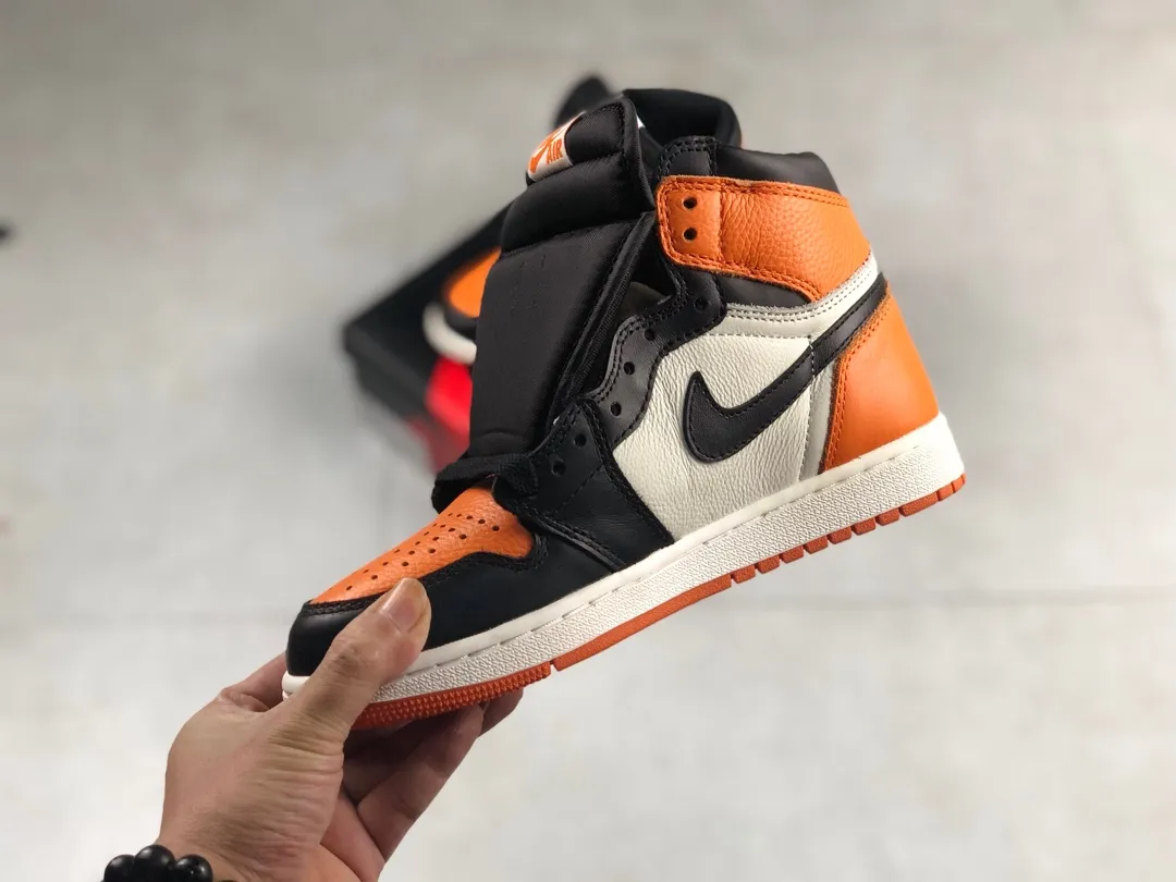 Air Jordan 1 Retro High OG 'Shattered Backboard' - Iconic Design in Black | YtaYta