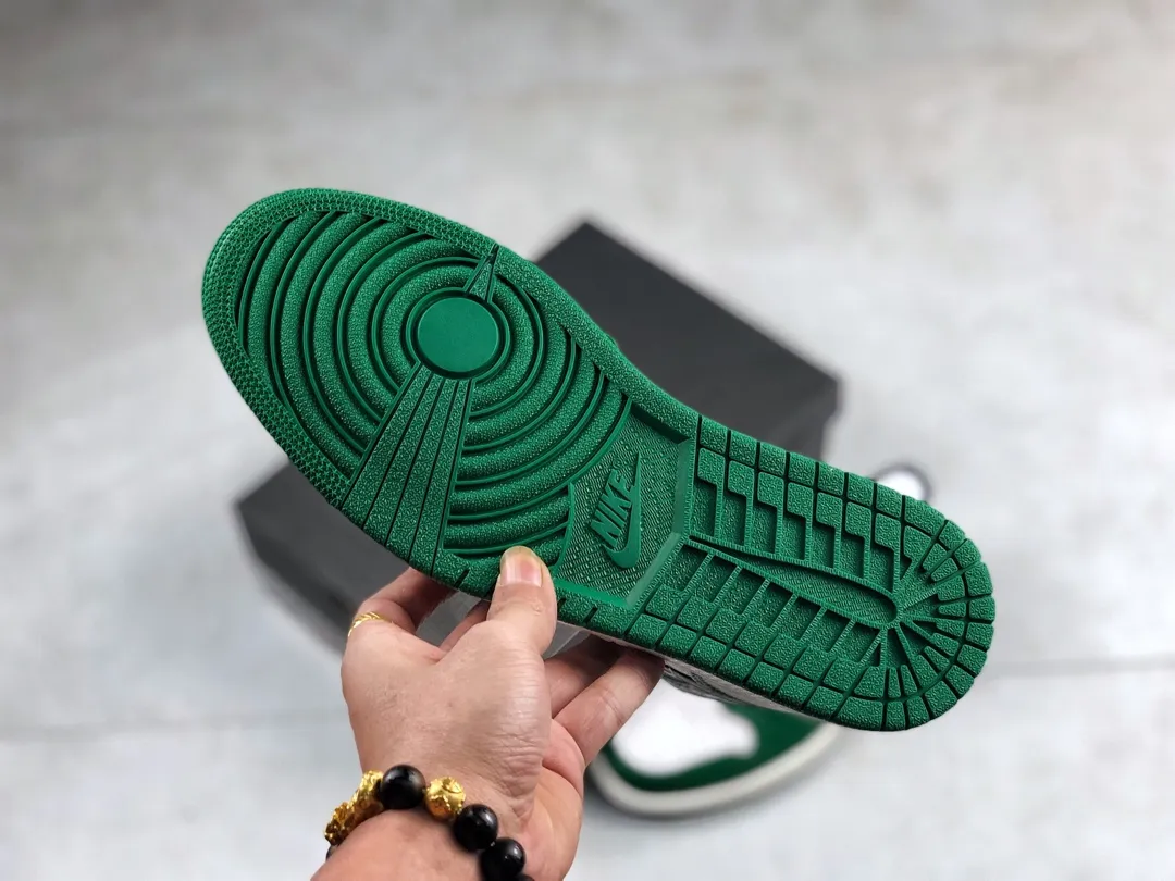 Air Jordan 1 Mid 'Pine Green' - A Classic Revamped | YtaYta