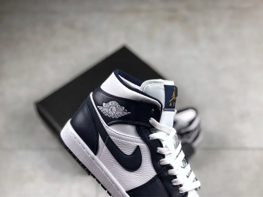 Air Jordan 1 Mid 'Obsidian': A Perfect Blend of Style and Comfort | YtaYta