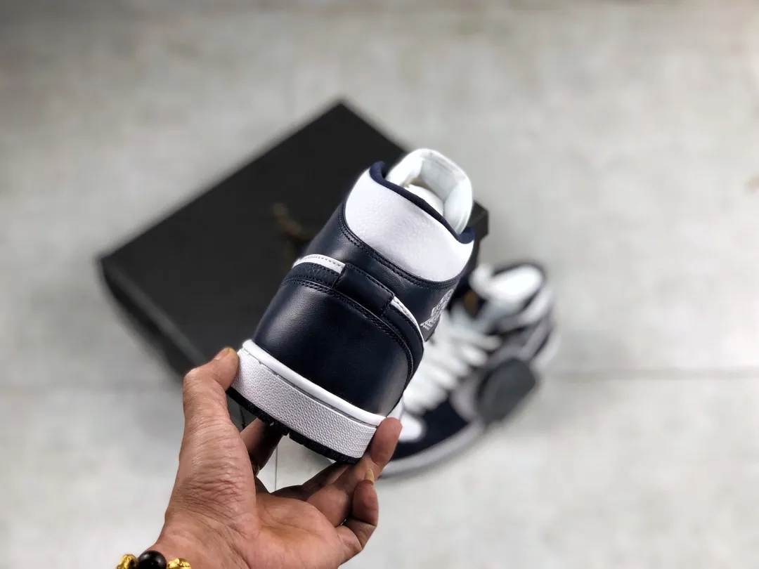 Air Jordan 1 Mid 'Obsidian': A Perfect Blend of Style and Comfort | YtaYta