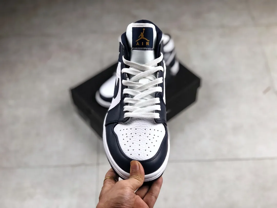 Air Jordan 1 Mid 'Obsidian': A Perfect Blend of Style and Comfort | YtaYta