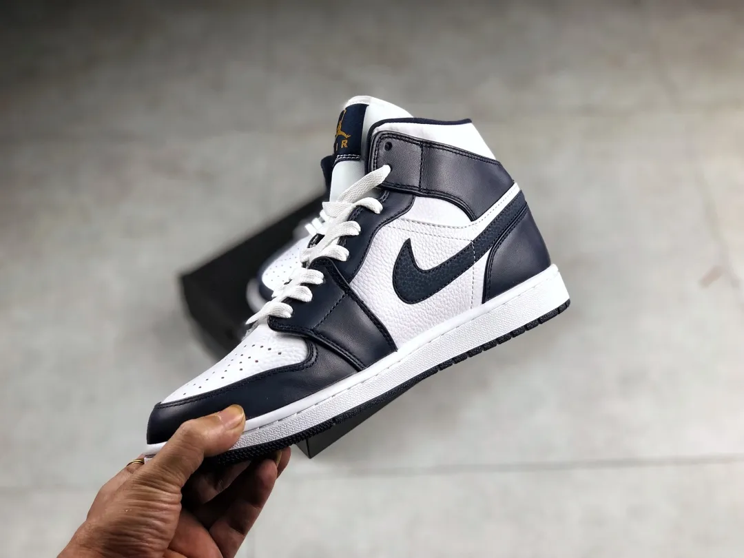 Air Jordan 1 Mid 'Obsidian': A Perfect Blend of Style and Comfort | YtaYta