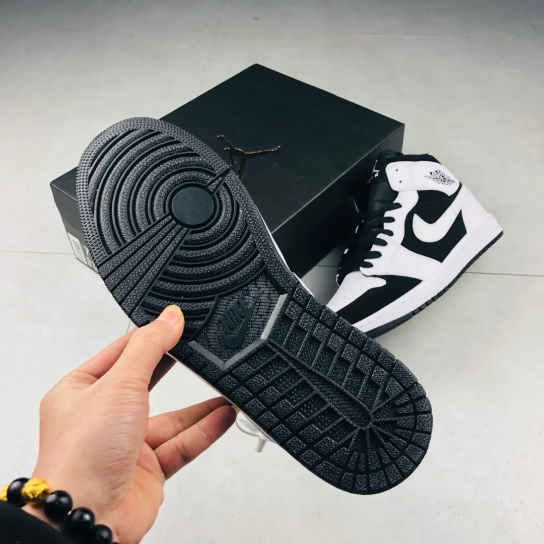 Air Jordan 1 Mid Panda White-Black: Iconic Style and Versatility | YtaYta