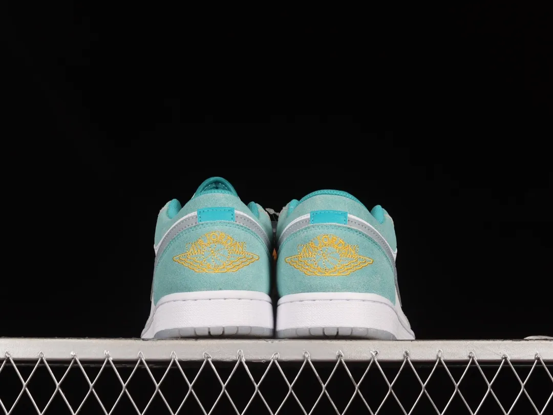 Air Jordan 1 Low SE 'Emerald' - Authentic Sneaker Review | YtaYta