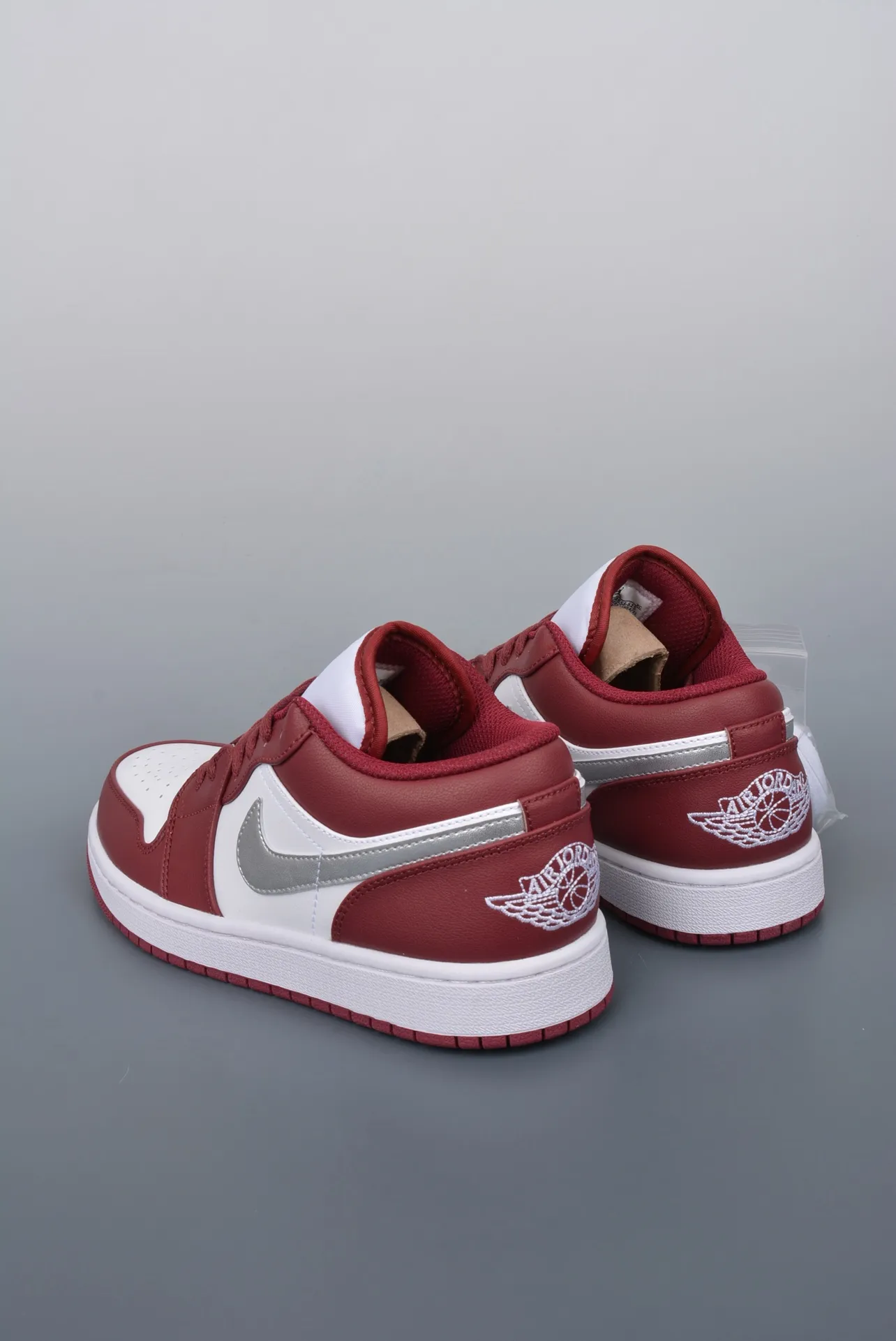 Air Jordan 1 Low Bordeaux: The Perfect Blend of Style and Comfort | YtaYta