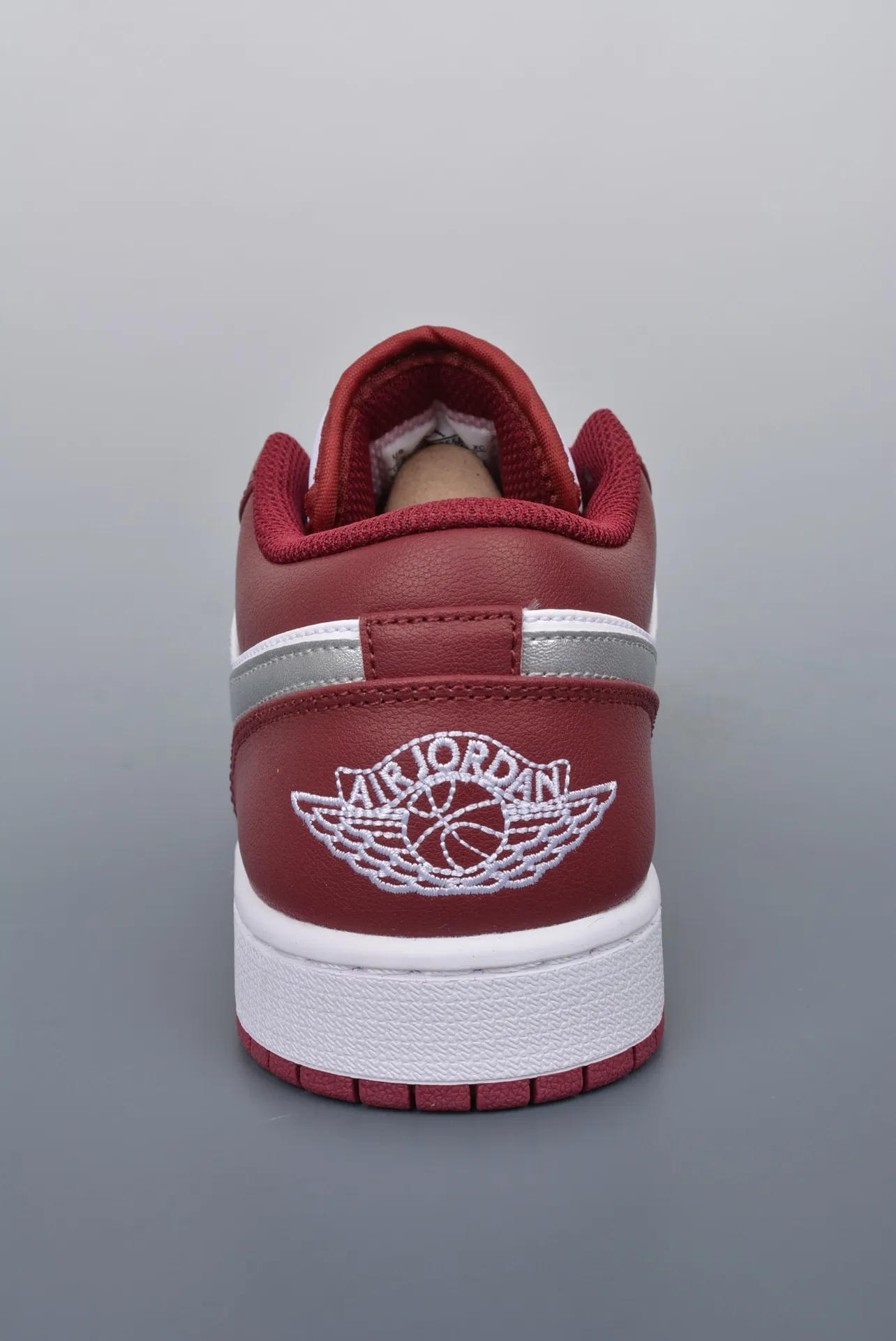 Air Jordan 1 Low Bordeaux: The Perfect Blend of Style and Comfort | YtaYta