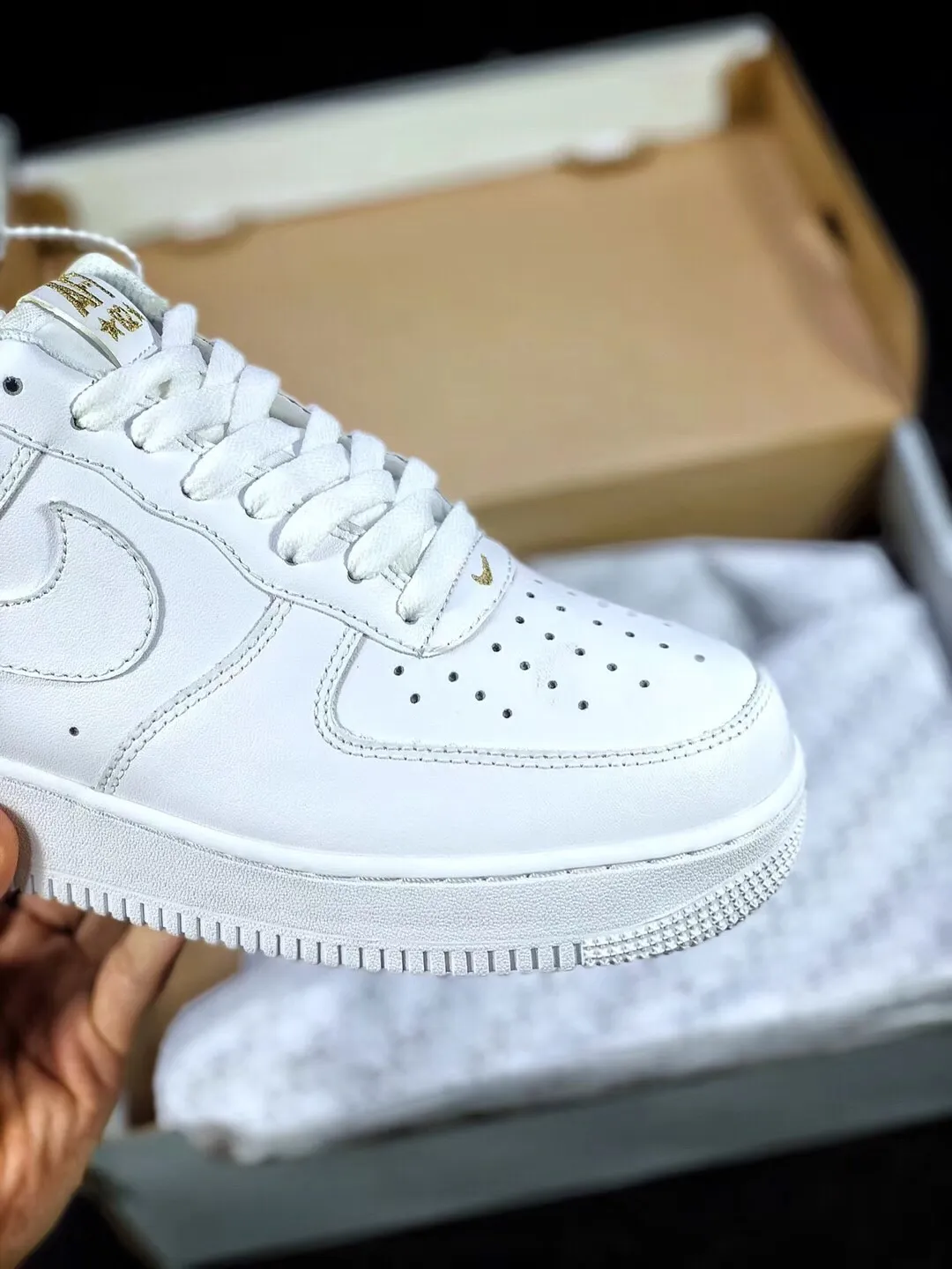 Nike Air Force 1 '07 Low - Iconic Sneakers: Style and Comfort | YtaYta