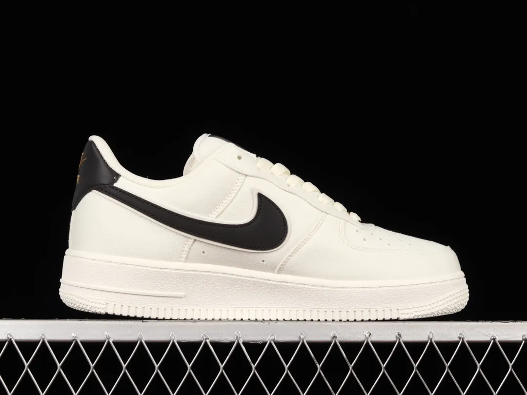 Nike Wmns Air Force 1 '07 Essential 'White Black' Review | YtaYta