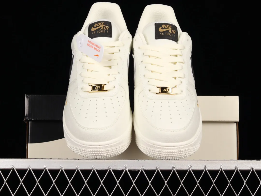 Nike Wmns Air Force 1 '07 Essential 'White Black' Review | YtaYta