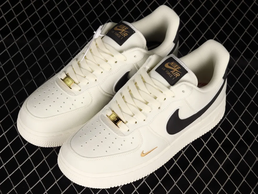 Nike Wmns Air Force 1 '07 Essential 'White Black' Review | YtaYta