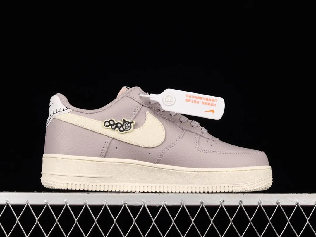 Nike Wmns Air Force 1 '07 SE 'Air Sprung' | Purple Review | YtaYta