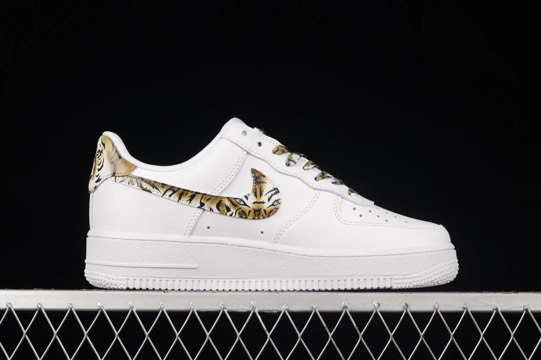 Nike Air Force 1 '07 Ess vs. Nike Air Force 1 Low Retro: A Comparison | YtaYta