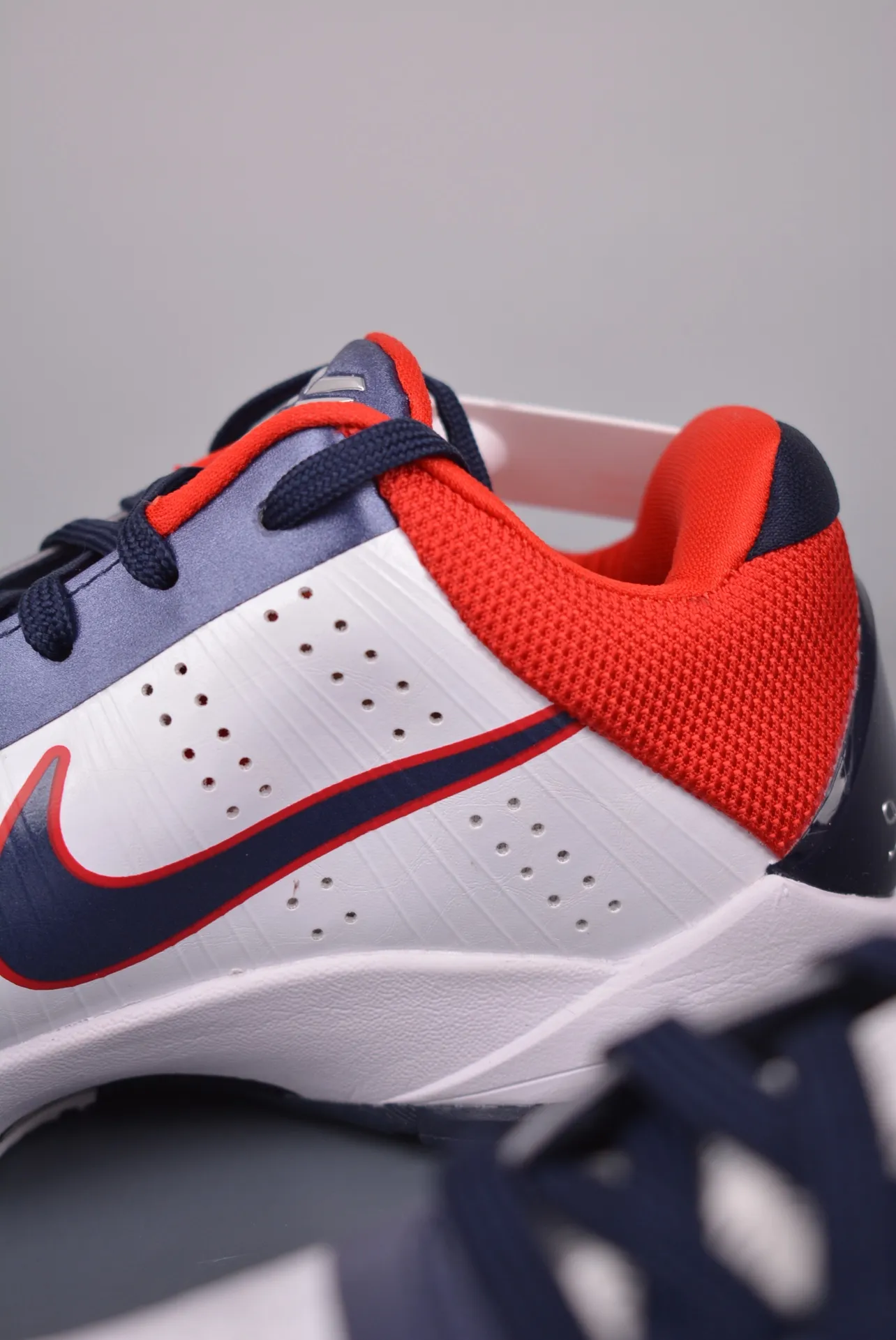 Nike Zoom Kobe 5 'USA' Review: Authentic vs. Replicas | YtaYta