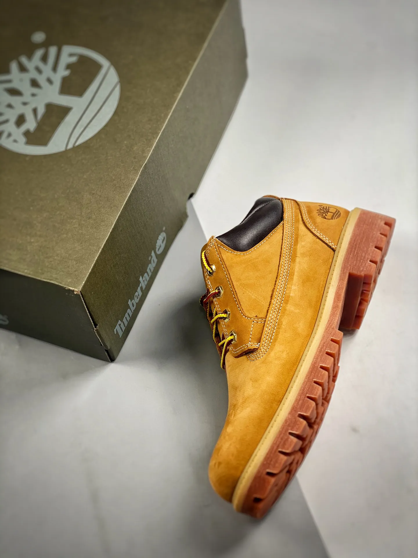 Exploring the Timeless Appeal of Timberland Classic Oxford Shoes | YtaYta