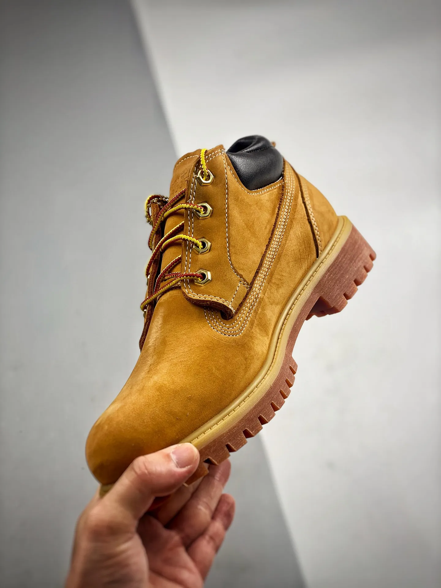 Exploring the Timeless Appeal of Timberland Classic Oxford Shoes | YtaYta