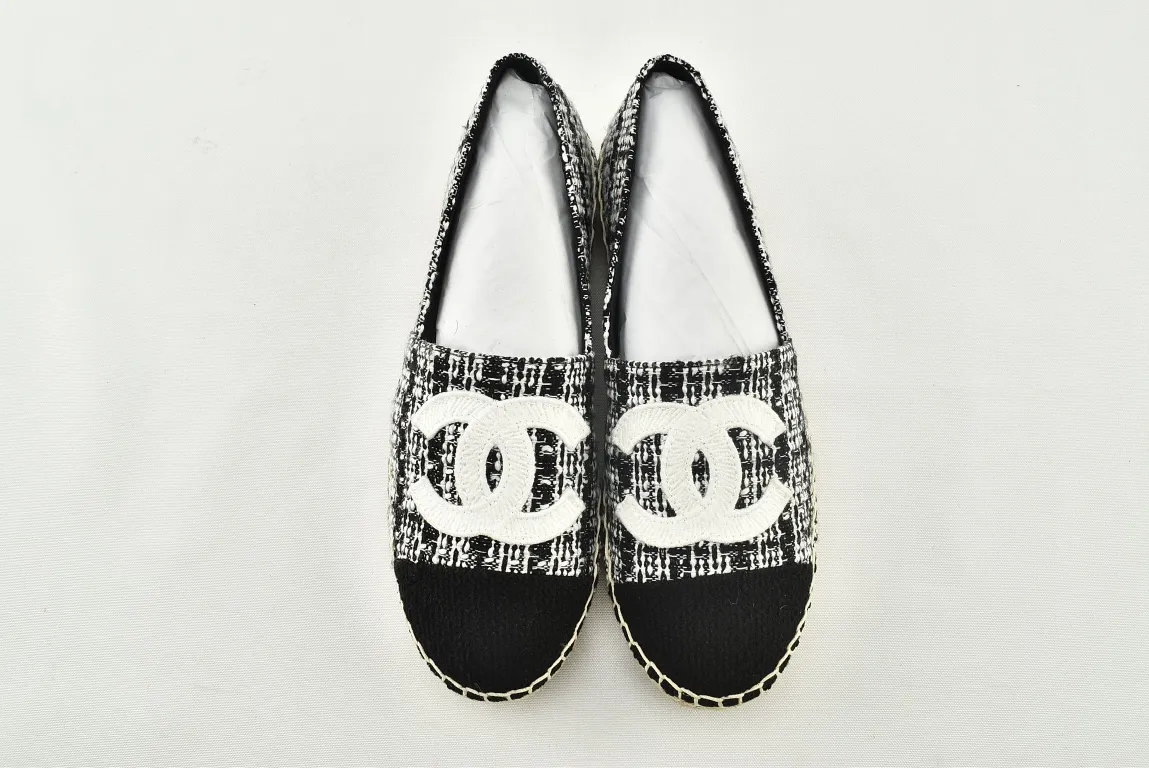 Chanel Black and White Tweed Espadrilles with Metallic Thread Review | YtaYta