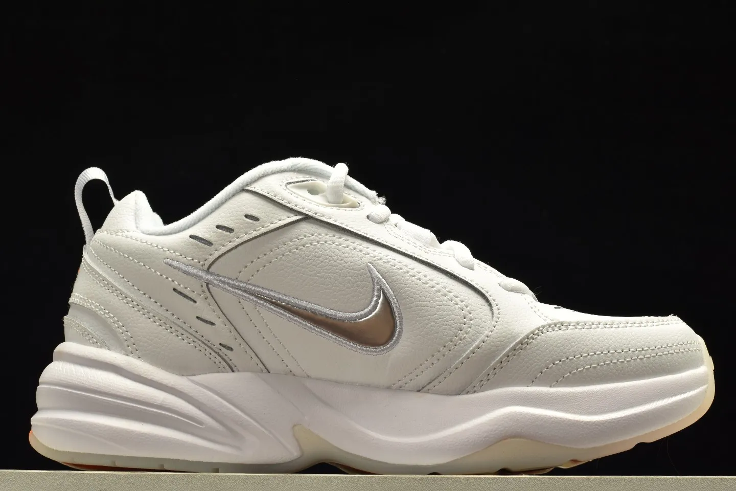 Nike Air Monarch IV 'Snow Day' Men's Running Shoes - White/Silver Review | YtaYta