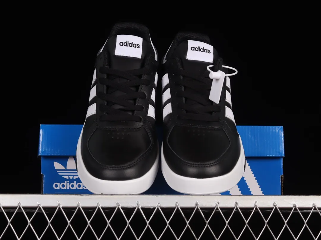 Adidas Sneakers: From Court to Casual - A Detailed Guide | YtaYta