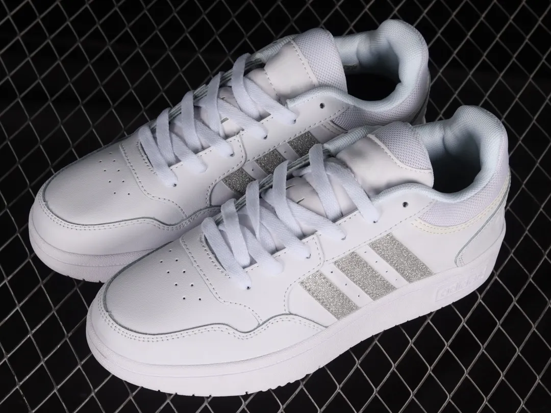 Adidas Hoops 3.0 Low Classic Blanco: A Comprehensive Review | YtaYta