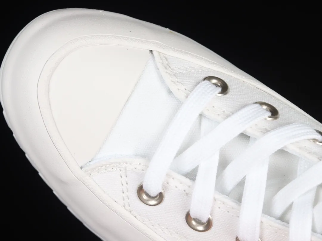 Converse Women's Chuck Taylor All Star Lugged 2.0 High White Platform Sneakers Review | YtaYta