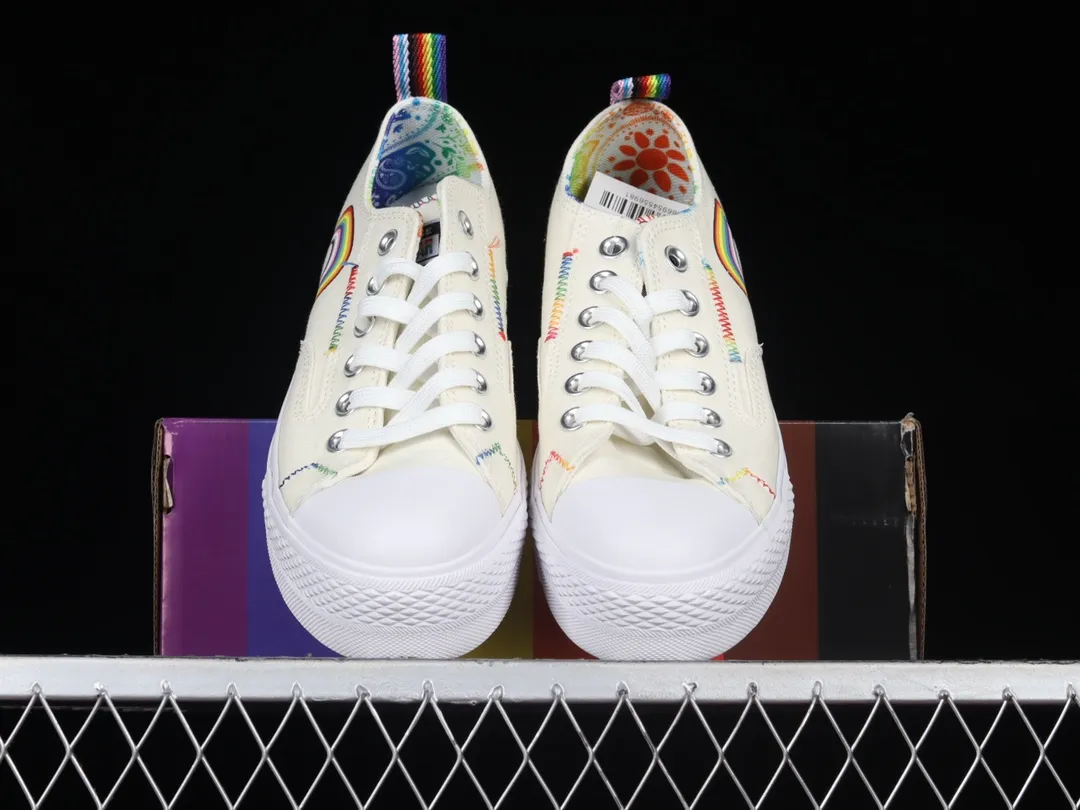 Converse Chuck Taylor All Star Lift Platform Pride (2022) Review | YtaYta