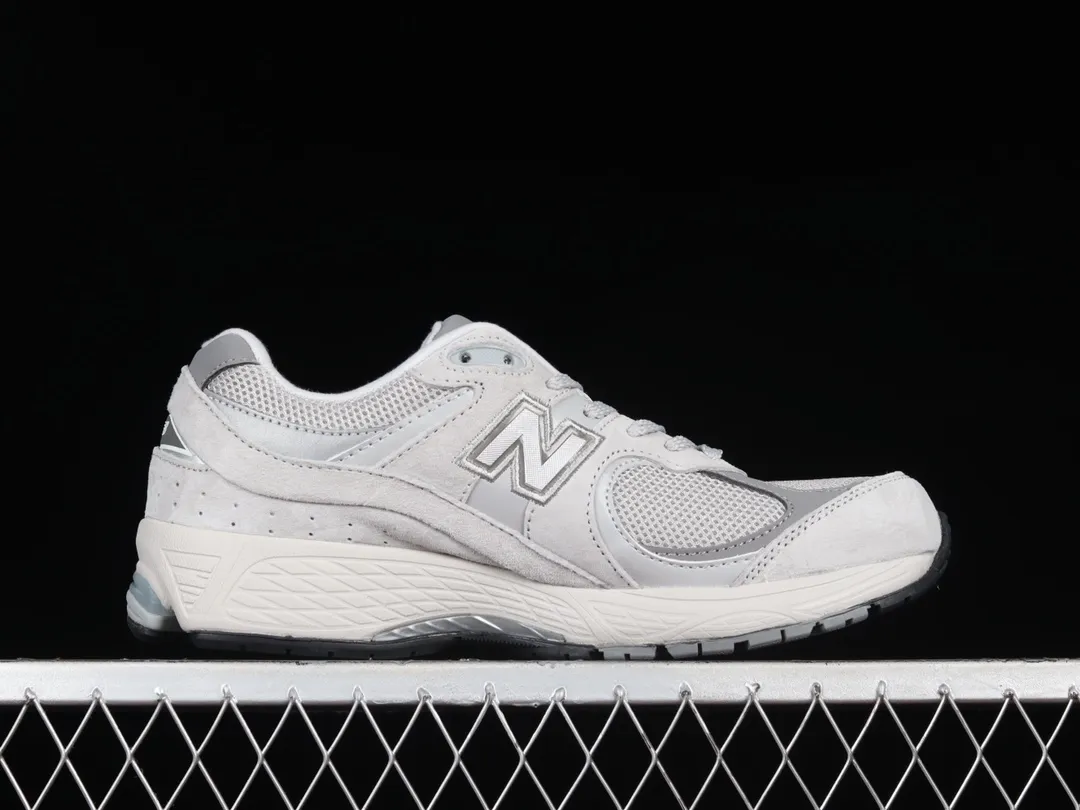 New Balance 2002R White/Grey: A Comprehensive Review | YtaYta