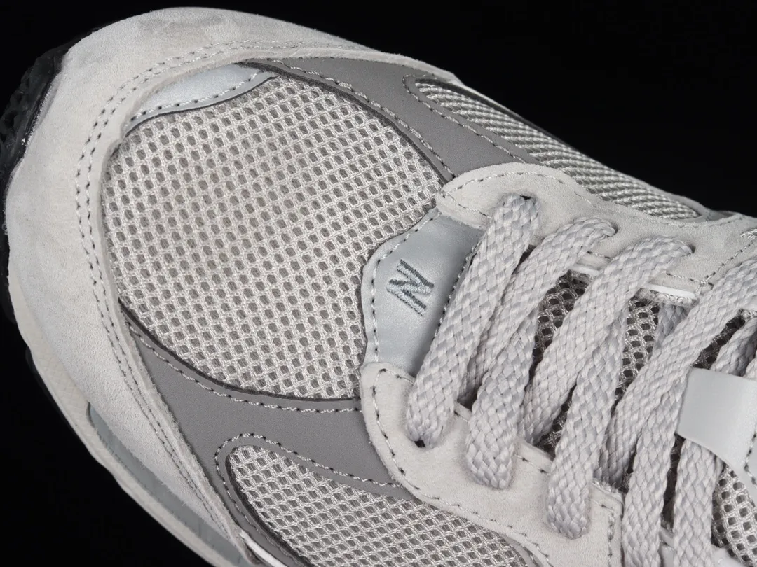 New Balance 2002R White/Grey: A Comprehensive Review | YtaYta